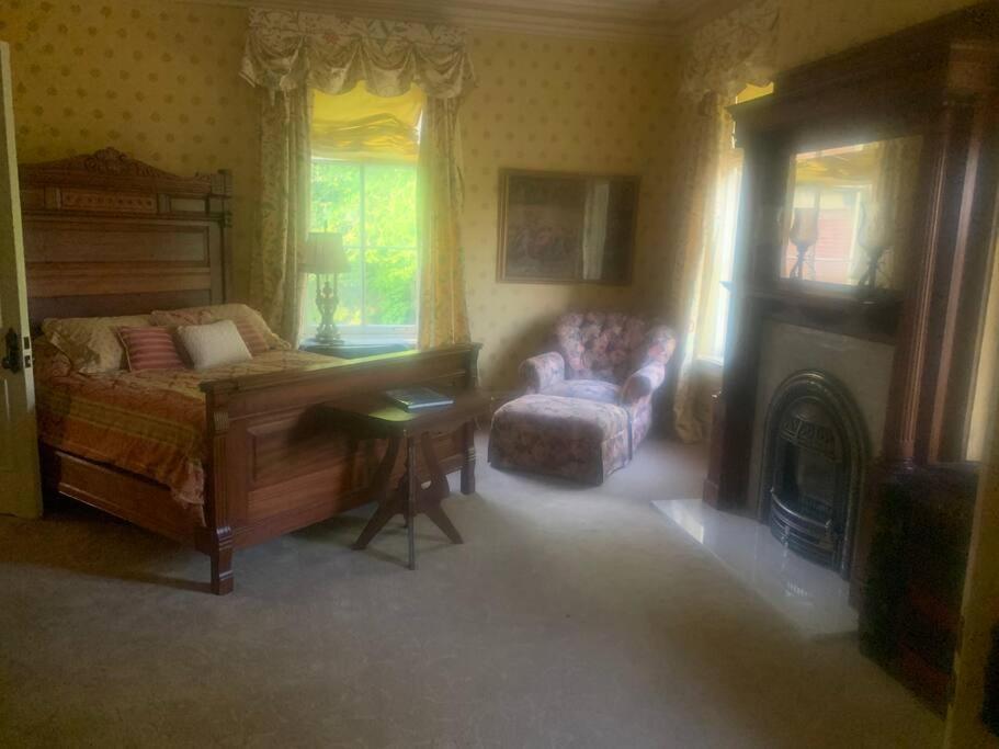 Merry Mansion East Dubuque 外观 照片